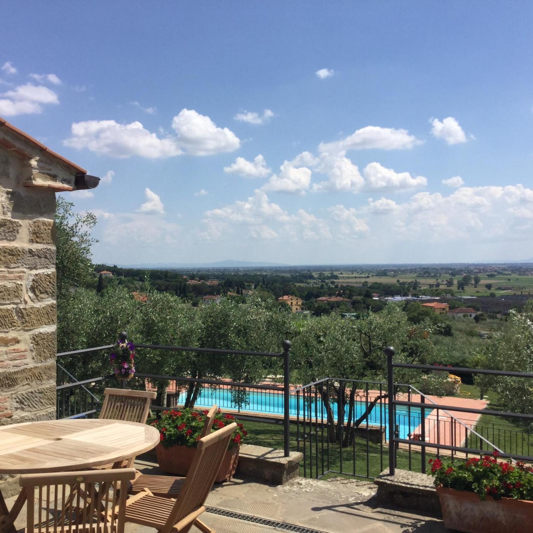 Agriturismo Borgo Tra Gli Olivi Castiglion Fiorentino Bagian luar foto