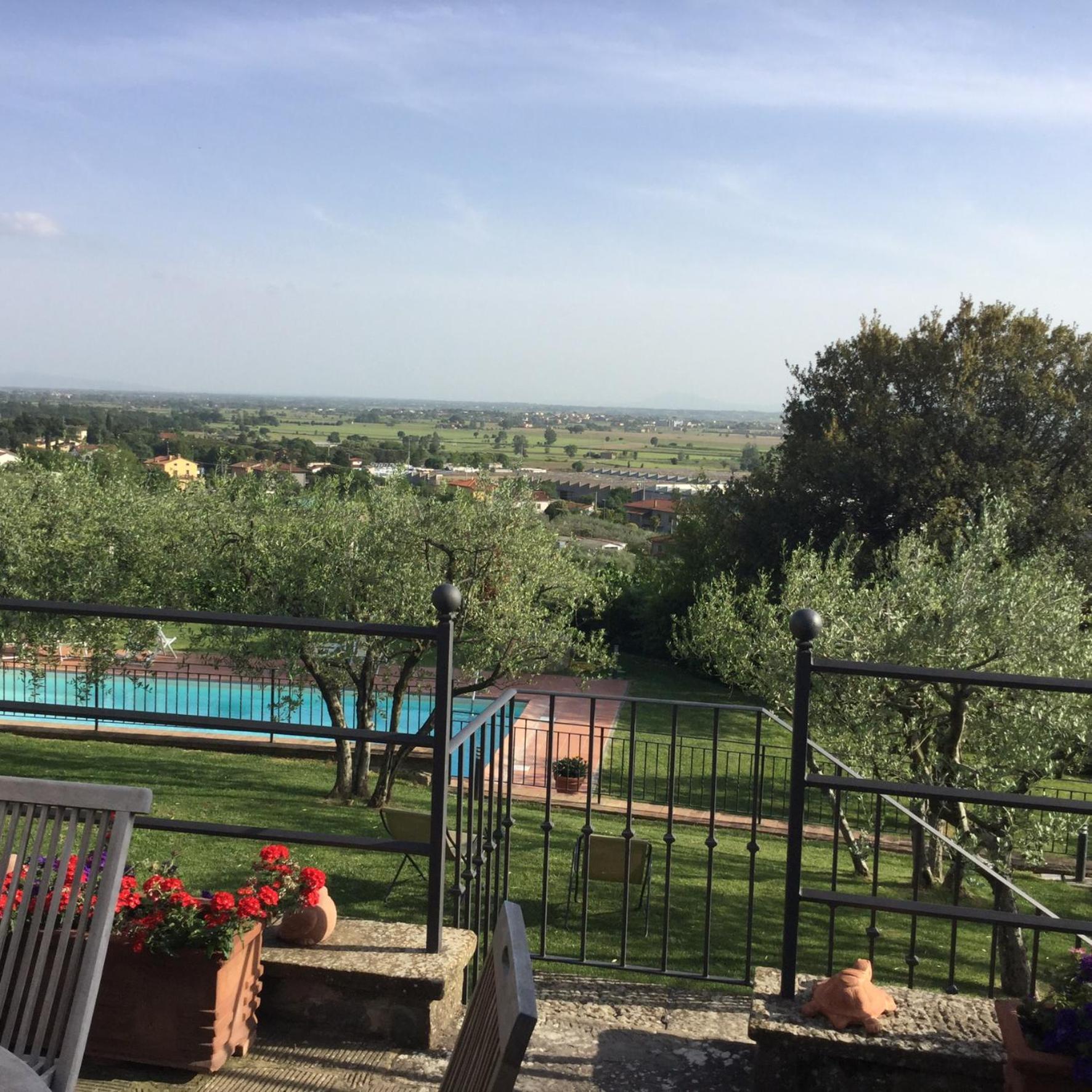 Agriturismo Borgo Tra Gli Olivi Castiglion Fiorentino Bagian luar foto