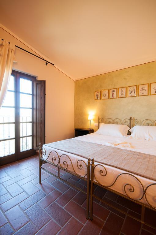 Agriturismo Borgo Tra Gli Olivi Castiglion Fiorentino Bagian luar foto